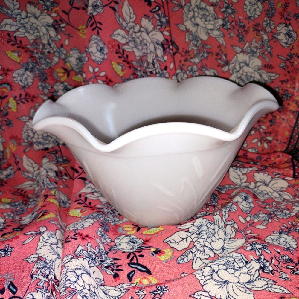 Glass vase/ bowl. Milk glass?